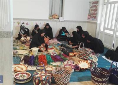 آموزش صنایع دستی به زنان سرپرست خانوار بوشهری در قالب طرح توانمند سازی