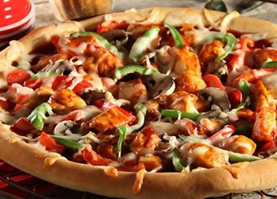 طرز تهیه پیتزا مرغ در خانه؛ پیتزایی ساده، لذیذ و خوشمزه
