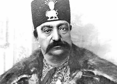 ناصرالدین شاه، کنار جواهرات ملی و کیسه های پول