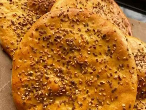 طرز تهیه نان چرب و شیرین سیرجانی